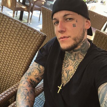 Alex Caniggia tiene nueva novia.