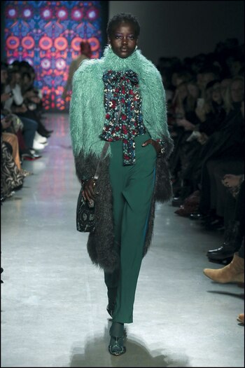 Se vieron medias de colores,