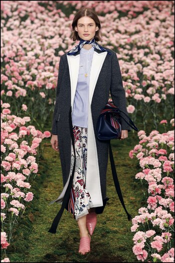 Mix de estampas y maxiabrigo