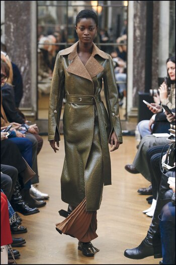 Triunfaron las leggings fusseau, faldas