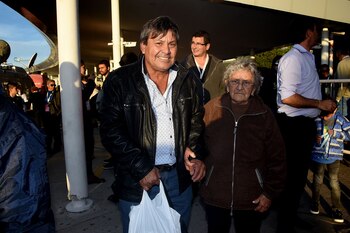 Miguel Fernández y su mamá