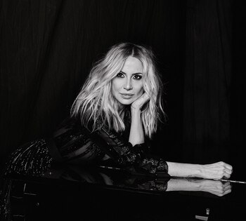 La artista española regresa con