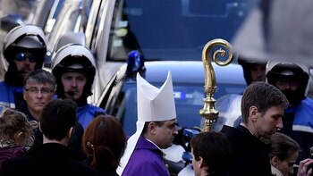 El funeral religioso de Arnaud