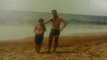 Acosta y su hijo mayor