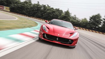 El frente de un Ferrari