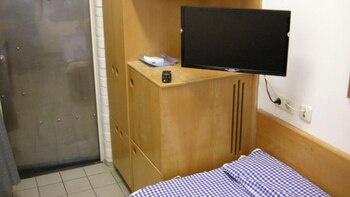 Vista de la puerta reforzada,