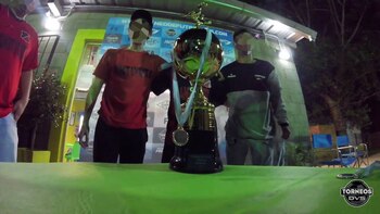 Copa entregada en un torneo