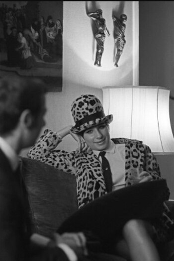 Barbra Streisand con Marc Bohan