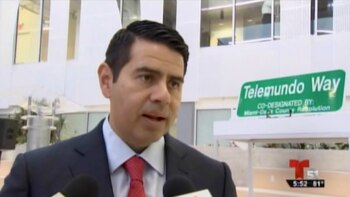 César Conde actualmente se desempeña