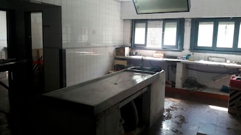 La Morgue Judicial estaba en un pobre estado cuando la inundación golpeó a La Plata