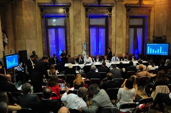La sesión bicameral estuvo enrarecida por un corte de luz y los cruces tensos entre los legisladores