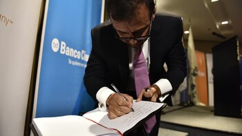 El funcionario mantiene una participación