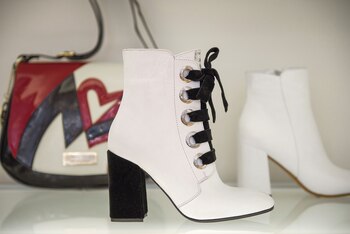 Botinetas en cuero blanco (Fotos
