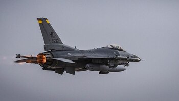 Un F-16 similar al que