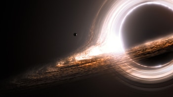 Todos esos sistemas se encuentran a menos de un pársec -unos 3,26 años luz- de Sagitario A, una región rodeada de un halo de gas y polvo que propicia la creación de estrellas y agujeros negros
