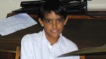 Kevin, su hijo. El conductor