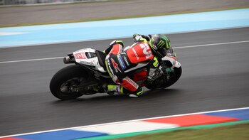 El británico Cal Crutchlow se