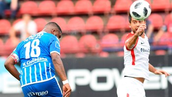 El cabezazo goleador en su