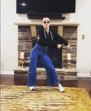 Millie Bobby Brown bailó The