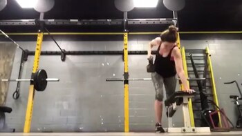 Anne Hathaway tiene que aumentar