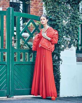 Vestido largo plisado (aprox. $