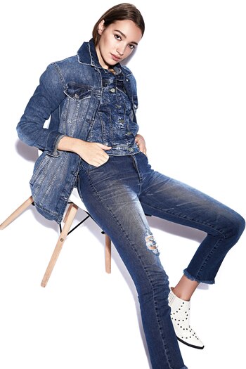 Campera oversize ($ 4.800, Kosiuko), campera