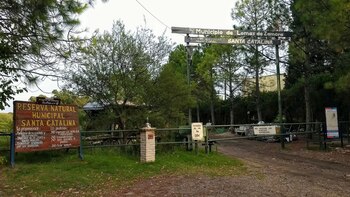 La entrada a la Reserva Natural (@domenech_news)