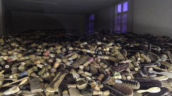 Los prisioneros eran despojados de