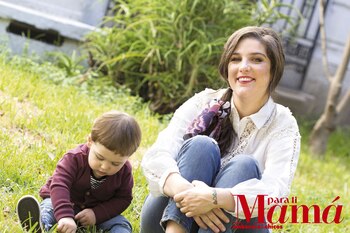 Juana Repetto junto a Toro