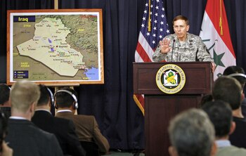El General David Petraeus, comandante