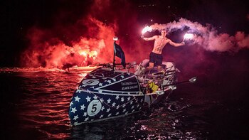Crane encendió las bengalas al