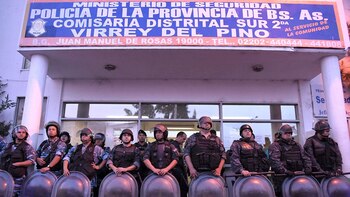 Tras el crimen, decenas de