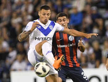 Velez enfrenta a San Lorenzo