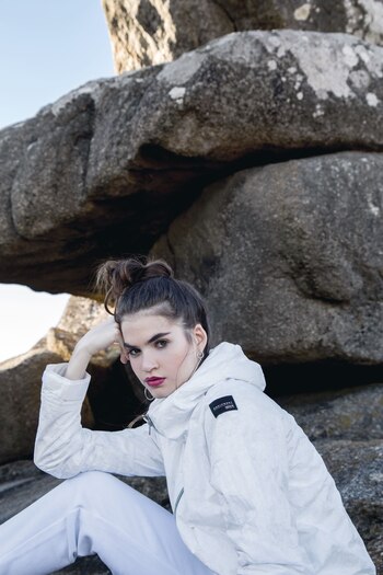 Campera con capucha ($ 2.399,