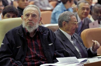 Fidel Castro junto a Raúl