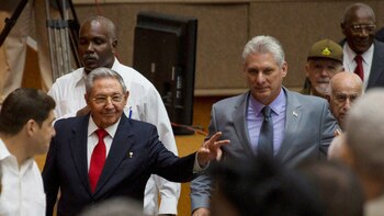 Raúl Castro y Miguel Díaz-Canel