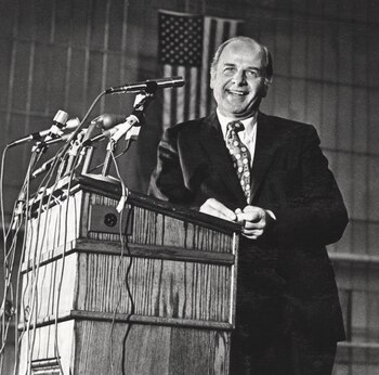 El demócrata Gaylord Nelson, el