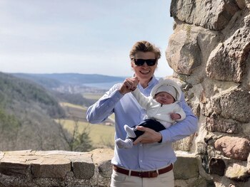 Patrik, el orgulloso papá.