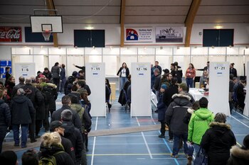 Habitantes de Groenlandia acuden a