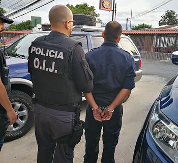 La detención de los policías