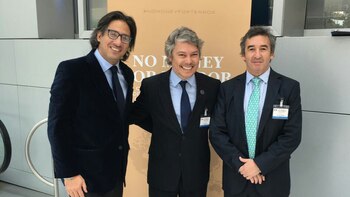 El ministro Germán Garavano junto a Santiago Otamendi