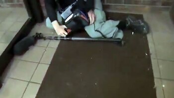 El microfonista recibió un disparo por accidente, y murió