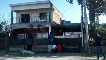 La casa donde aparecieron los restos de los cuerpos humanos