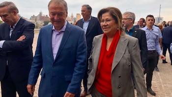 El gobernador cordobés junto a la diputada massista Graciela Camaño