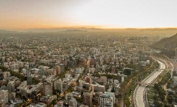Por su ubicación central, Santiago