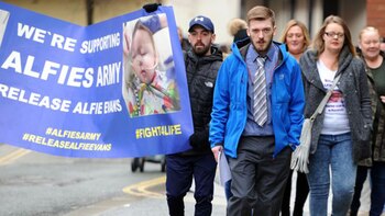 Thomas Evans en una marcha