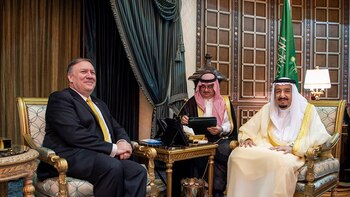 Mike Pompeo reunido con el