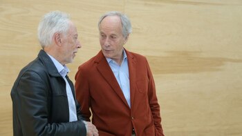 Antes de comenzar su exposición,