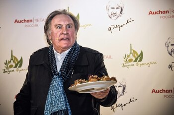 Gérard Depardieu lanza en Moscú