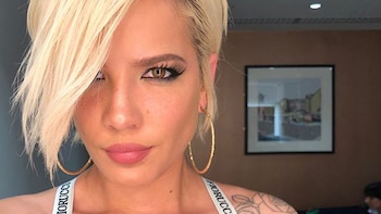 La cantante Halsey generó polémica